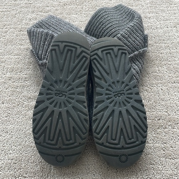 UGG Classic Cardy Boot - Picture 3 of 12